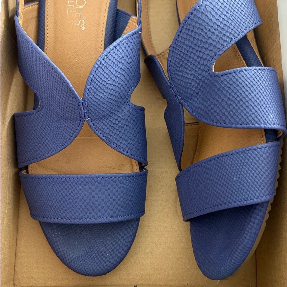Aerosoles Appreciate Blue Snake Wedge Sandals Size 9 1/2